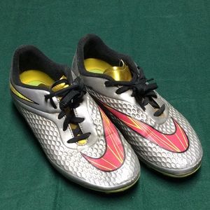 Nike Youth Hypervenom Soccer Cleats
